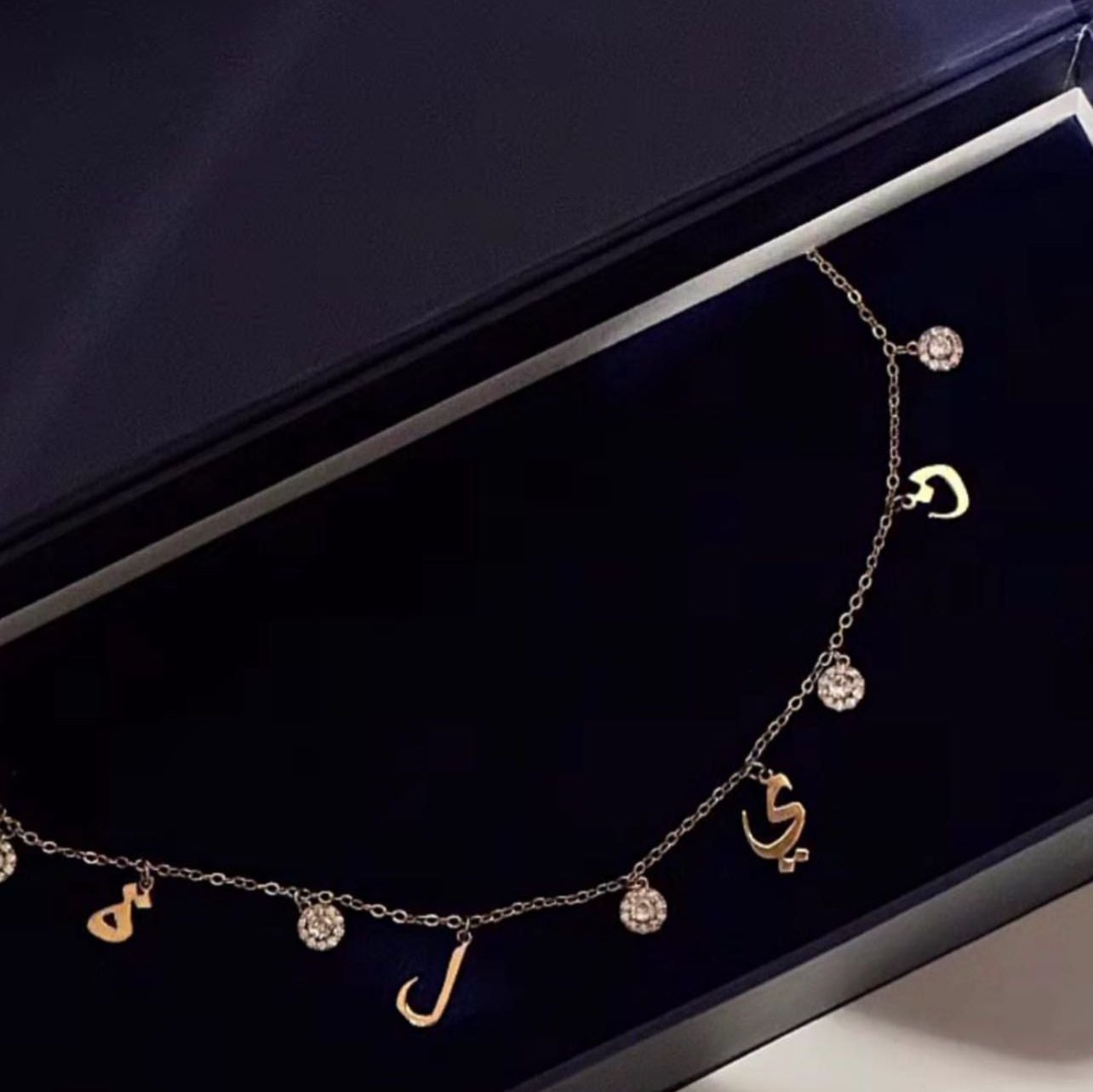 Signature Necklace- قلادة التوقيع